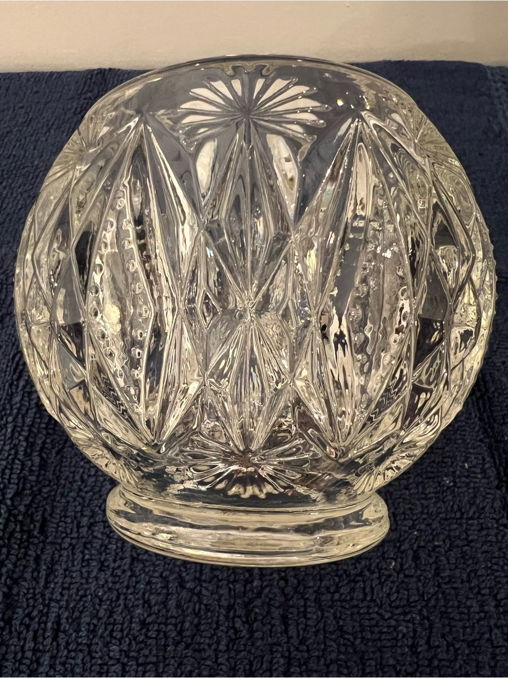 2 Clear Crystal/Cut Glass Decorative Bowls/Vases/Candle Holders - Like New - Picture 6 of 11